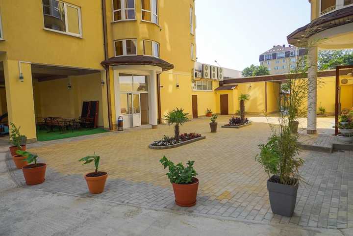 gallery image 0