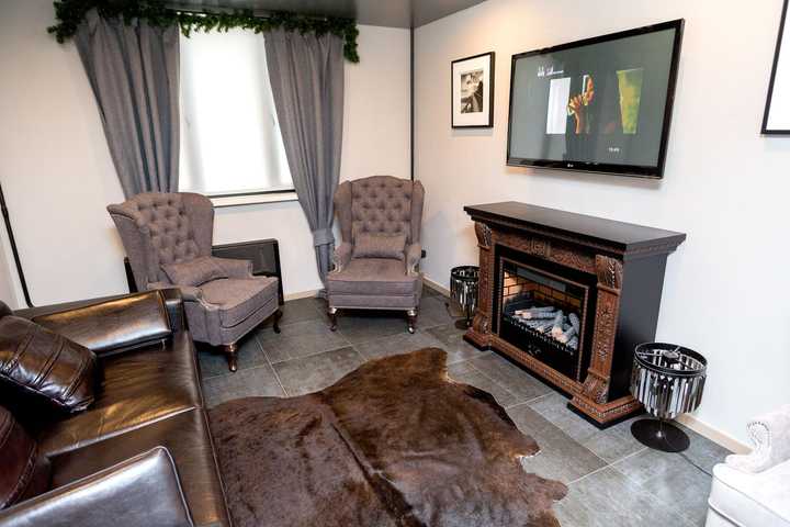 gallery image 0
