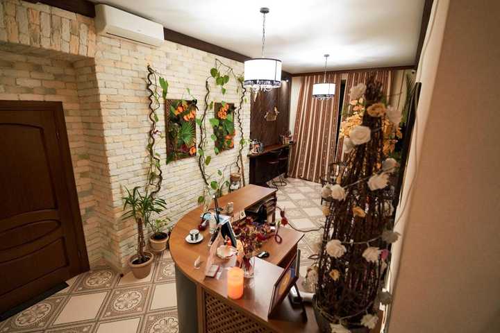 gallery image 0