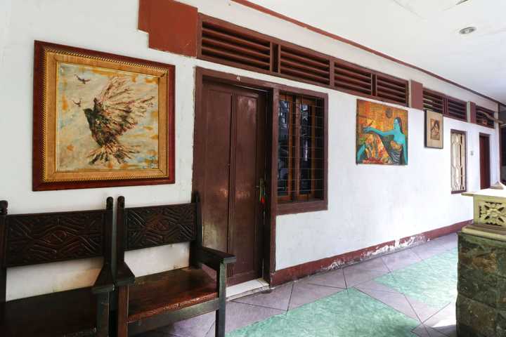 gallery image 0