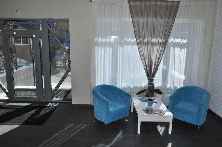 gallery image 0