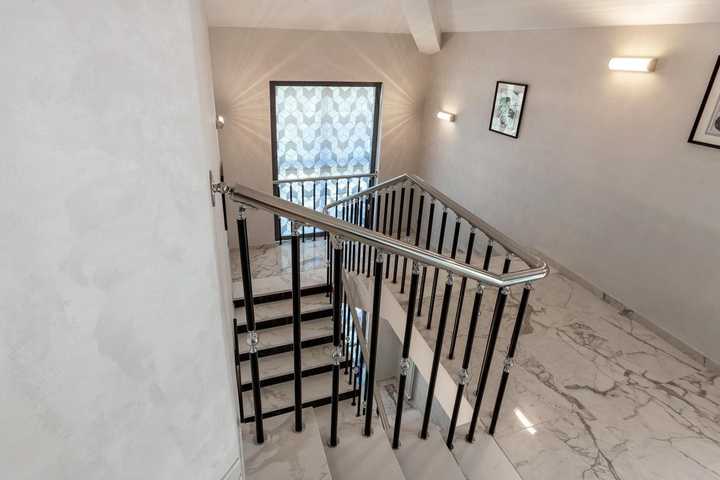gallery image 11