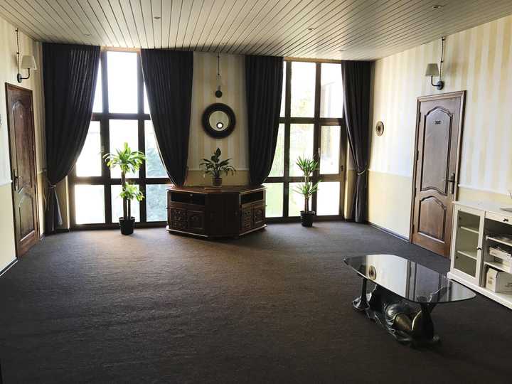 gallery image 13