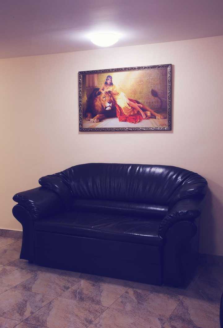 gallery image 0