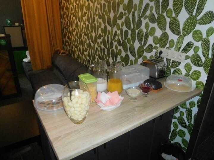gallery image 0