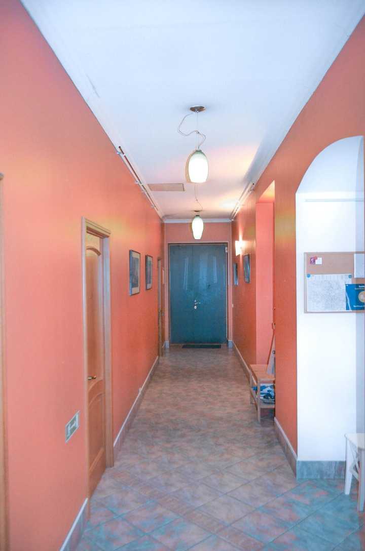 gallery image 0