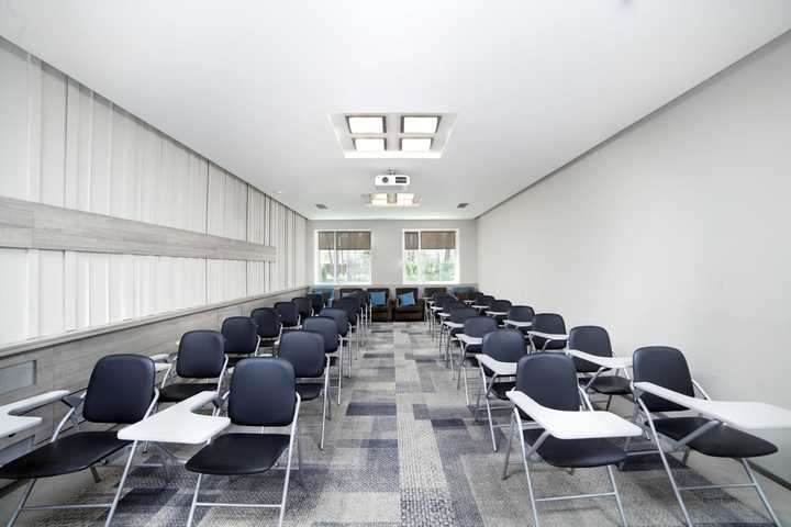 gallery image 0