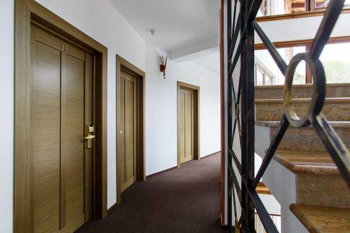 gallery image 0