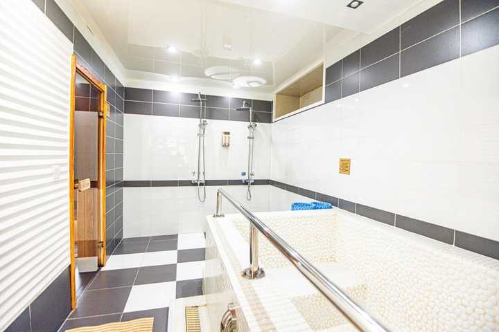 gallery image 9