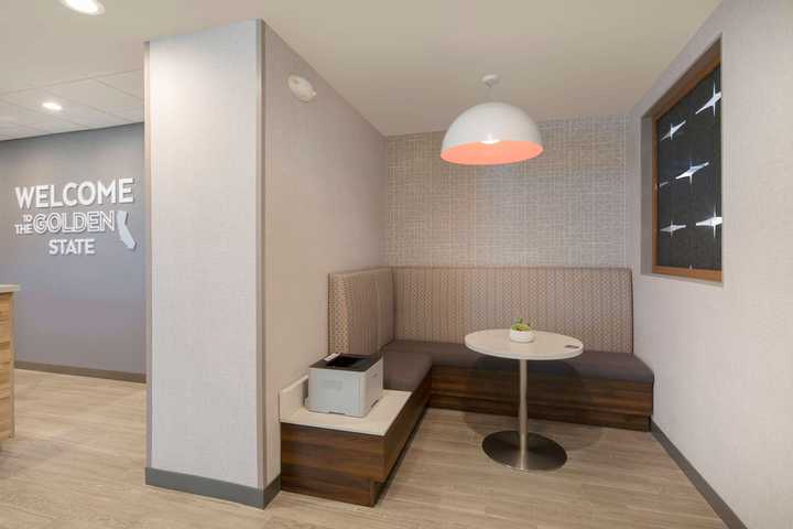 gallery image 0