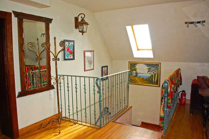 gallery image 0