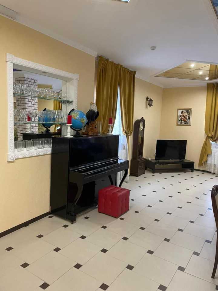 gallery image 0