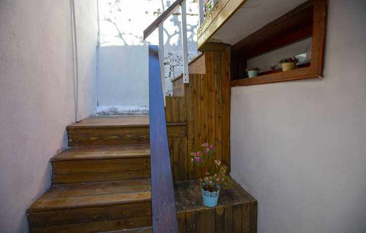 gallery image 0