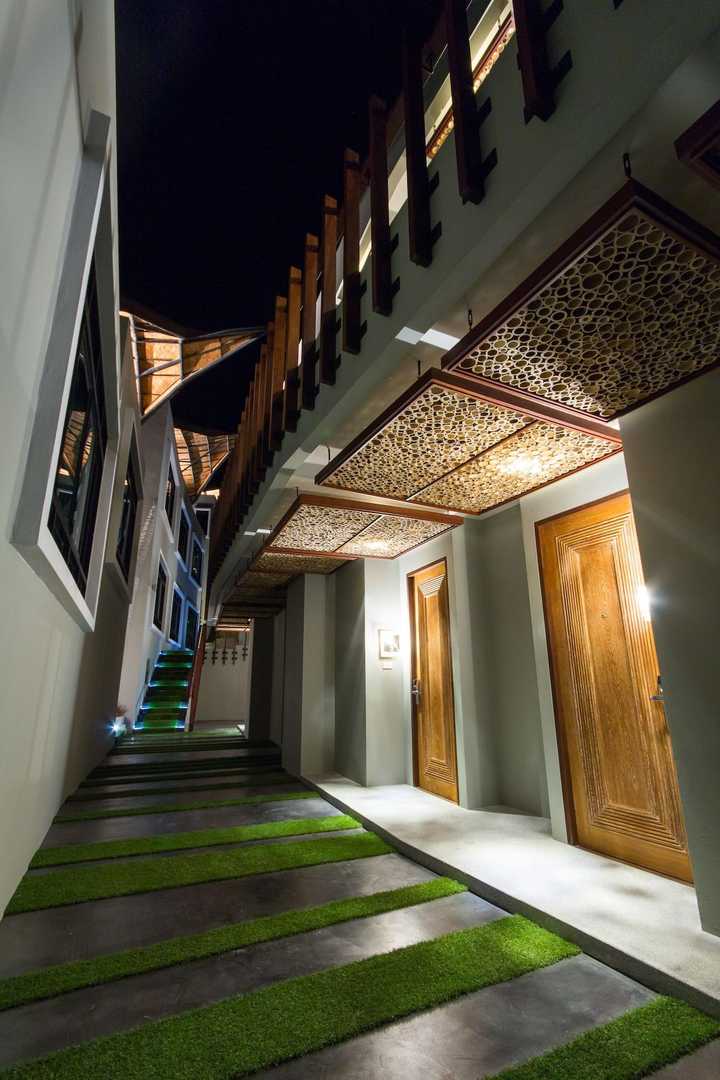 gallery image 0