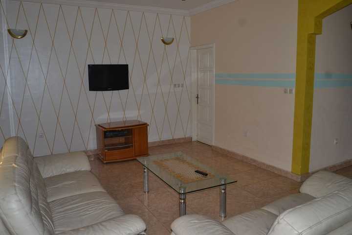 gallery image 0
