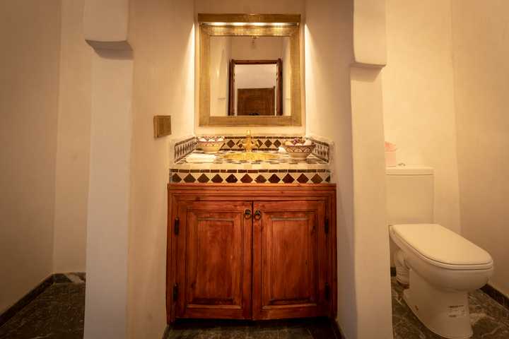 gallery image 0