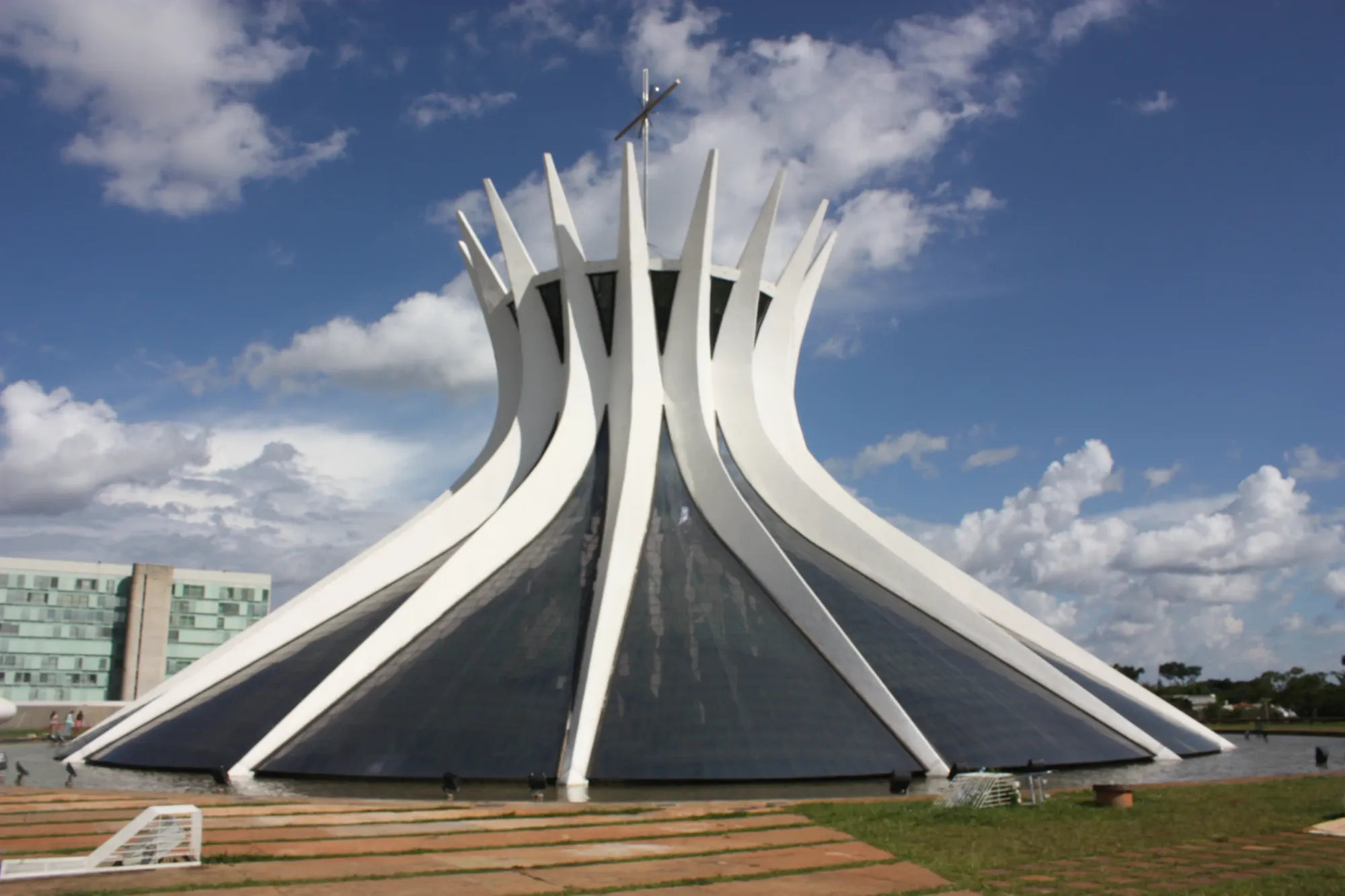 File:Brasilia, Cathedral of Brasilia (15309099334).jpg - Wikimedia Commons