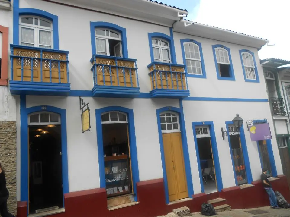 File:Casarão histórico em Ouro Preto.jpg - Wikimedia Commons