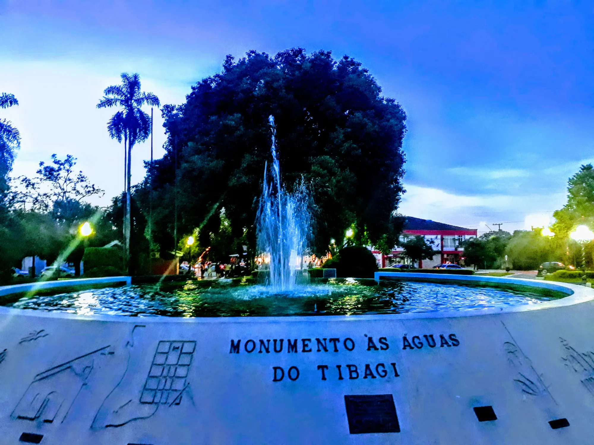 File:Monumento às águas do Tibagi.3.jpg - Wikimedia Commons