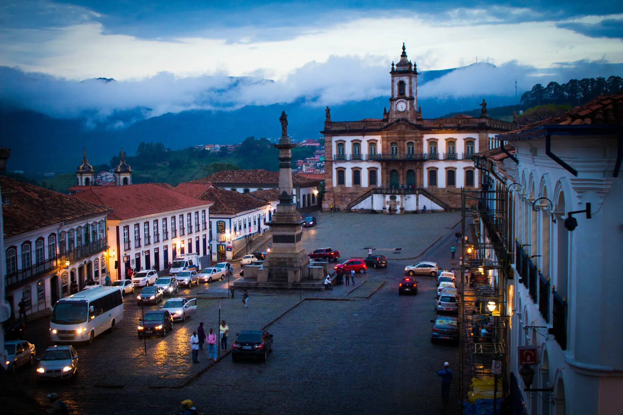 File:Praça Tiradentes - Ouro Preto - MG.jpg - Wikimedia Commons