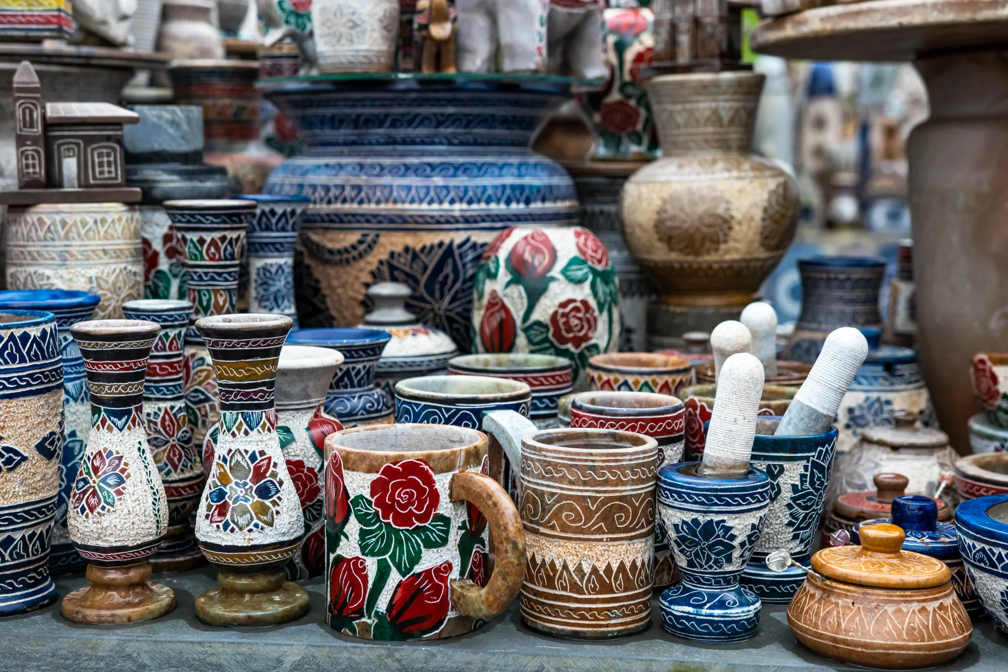 File:Lindos artesanatos feitos com pedra sabão.jpg - Wikimedia Commons