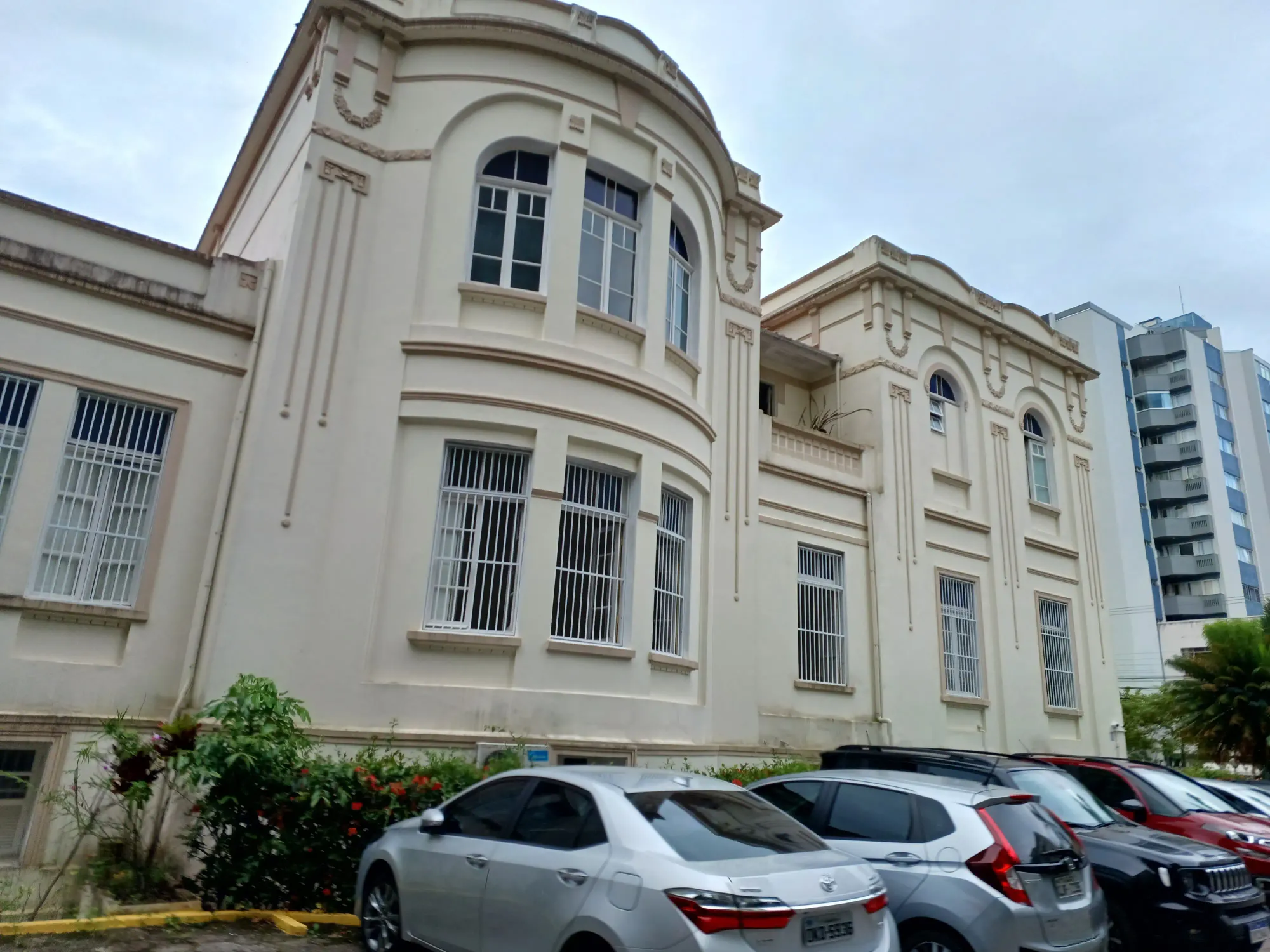File:Antiga Casa do Bispo - Florianópolis - 20230321160243.jpg - Wikimedia  Commons