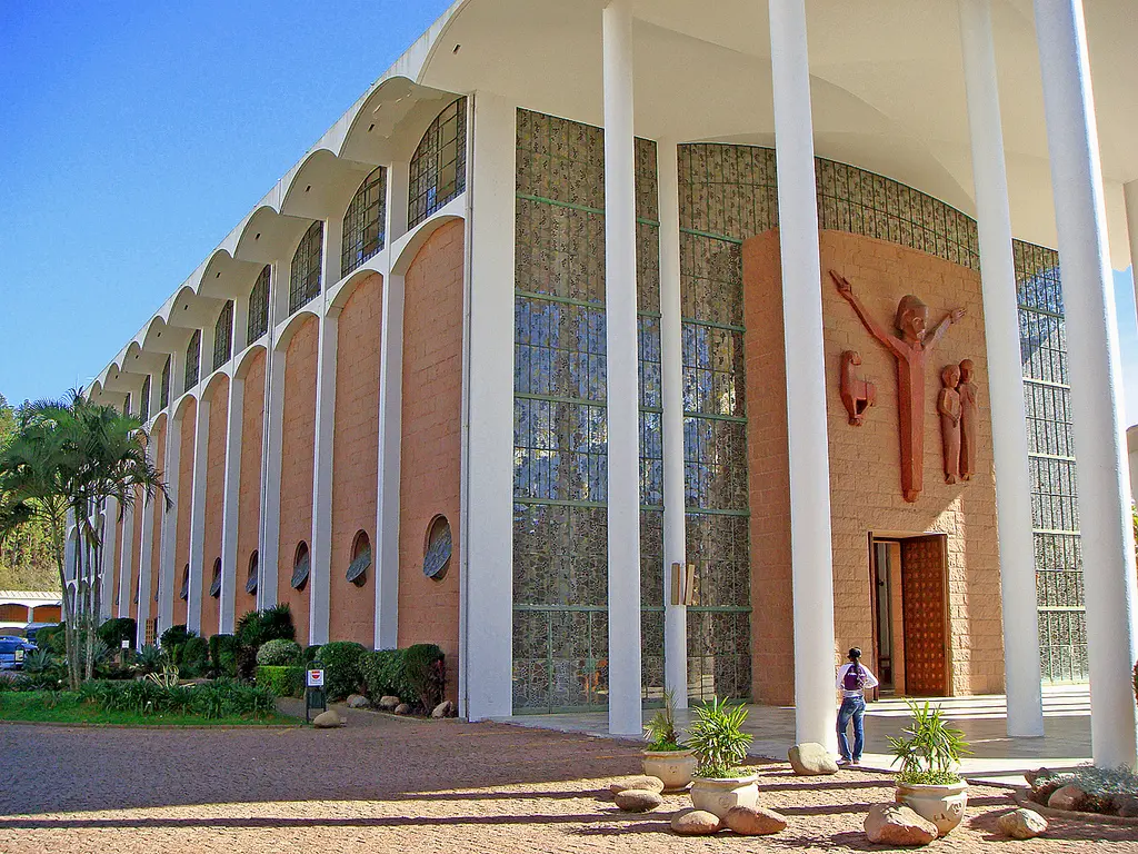 File:Igreja São Paulo Apóstolo Blumenau SC Exterior.jpg - Wikimedia Commons