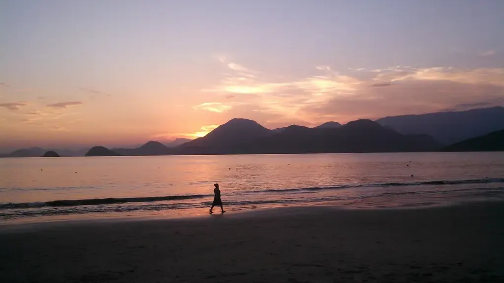 Praia Domingas Dias, Ubatuba- Brasil | MATHIAS, M H | Flickr