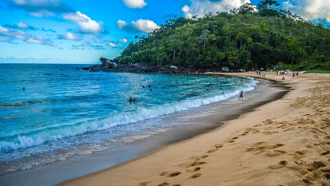 File:Praia-vermelha-do-norte-ubatuba-170114-189.jpg - Wikimedia Commons