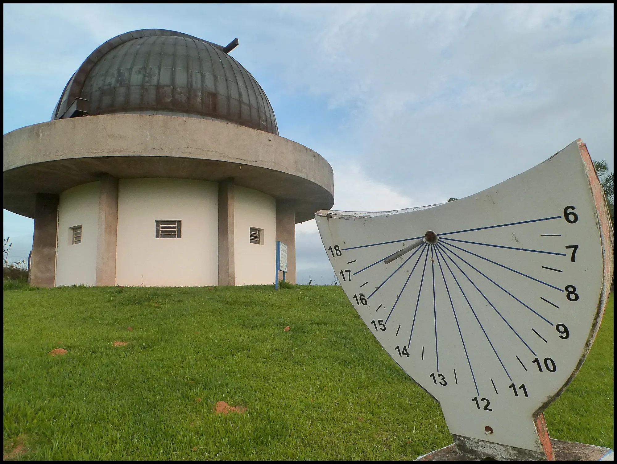 File:Observatório de capricórnio - panoramio (1).jpg - Wikimedia Commons