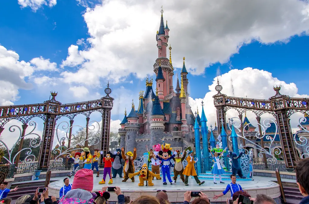 Disneyland Paris - Mickey presents: Happy Anniversary show… | Flickr